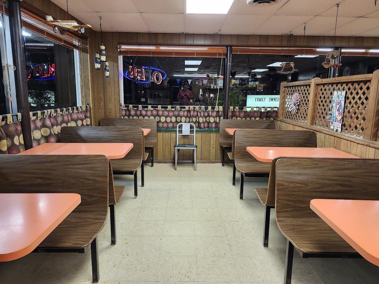 Dee's Dairy Bar